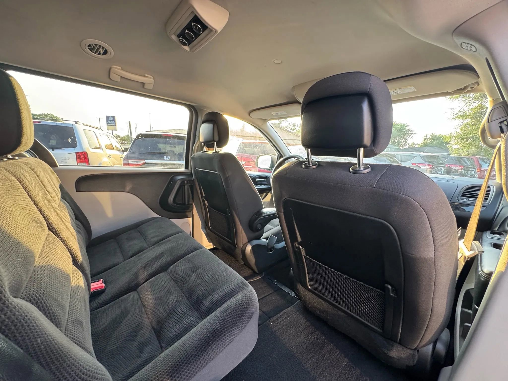 Used 2019 Dodge Grand Caravan SE image 23
