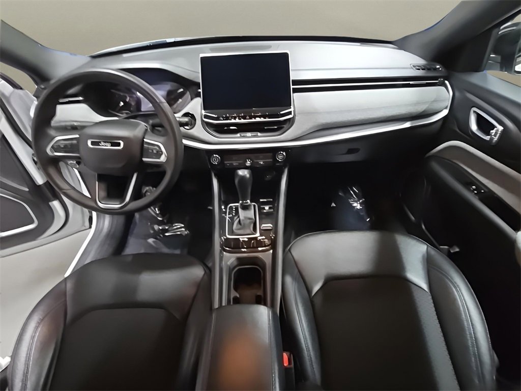 Used 2024 Jeep Compass Latitude image 21