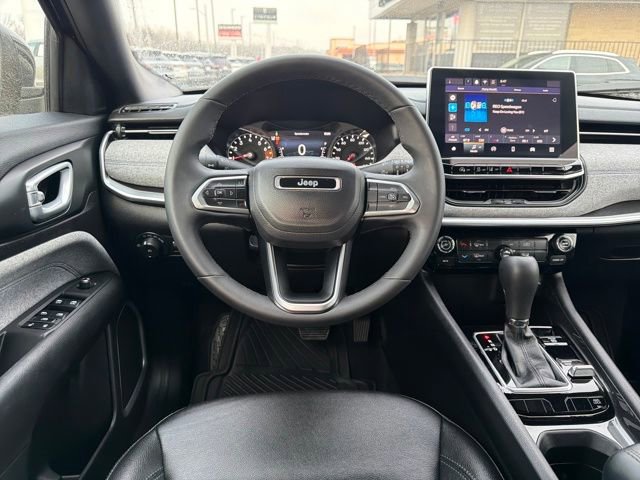 Used 2024 Jeep Compass Latitude image 15