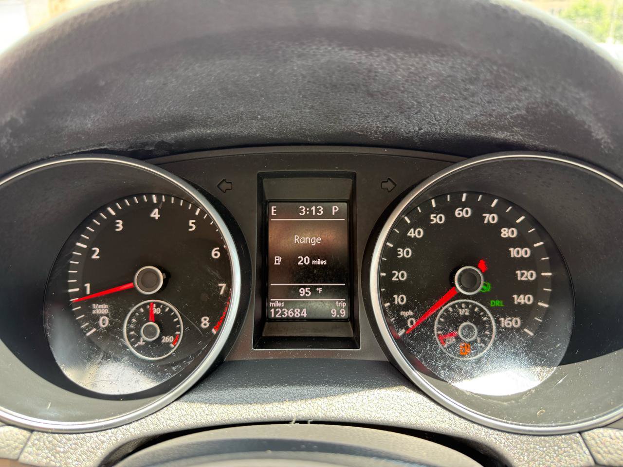 Used 2011 Volkswagen Golf 4-Door FWD image 12