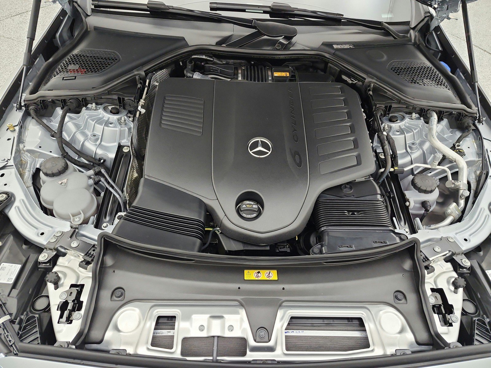 New 2027 Mercedes-Benz E 450 4MATIC Sedan image 12