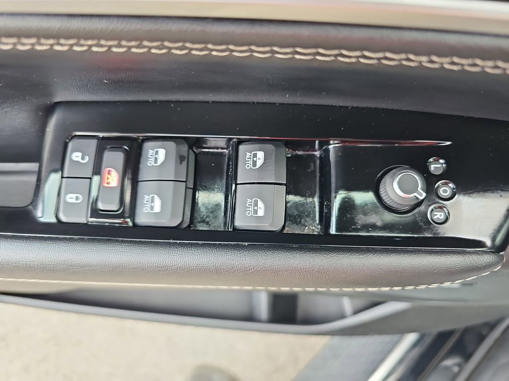 Used 2024 Jeep Wagoneer Series II w/ Flexible Seating Group image 33