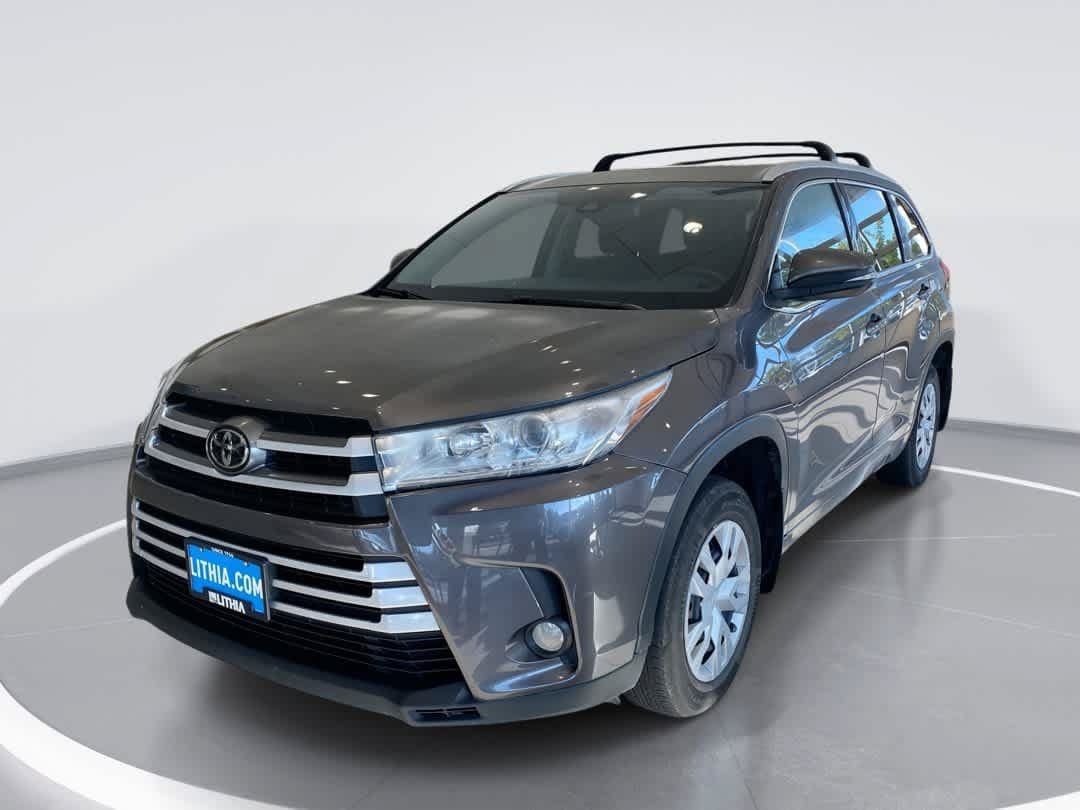 Used 2017 Toyota Highlander XLE AWD/4WD image 1