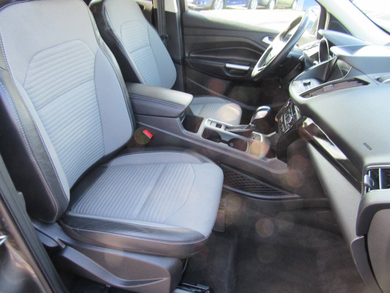 Used 2019 Ford Escape SE AWD/4WD image 36
