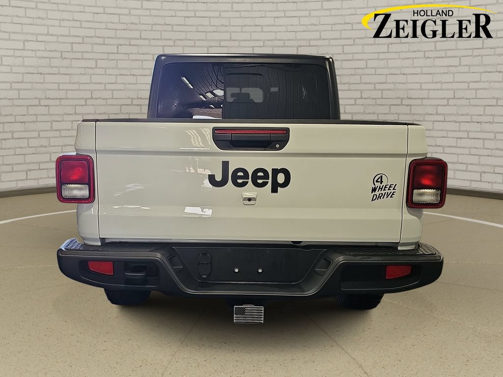 Used 2023 Jeep Gladiator Sport AWD/4WD image 6