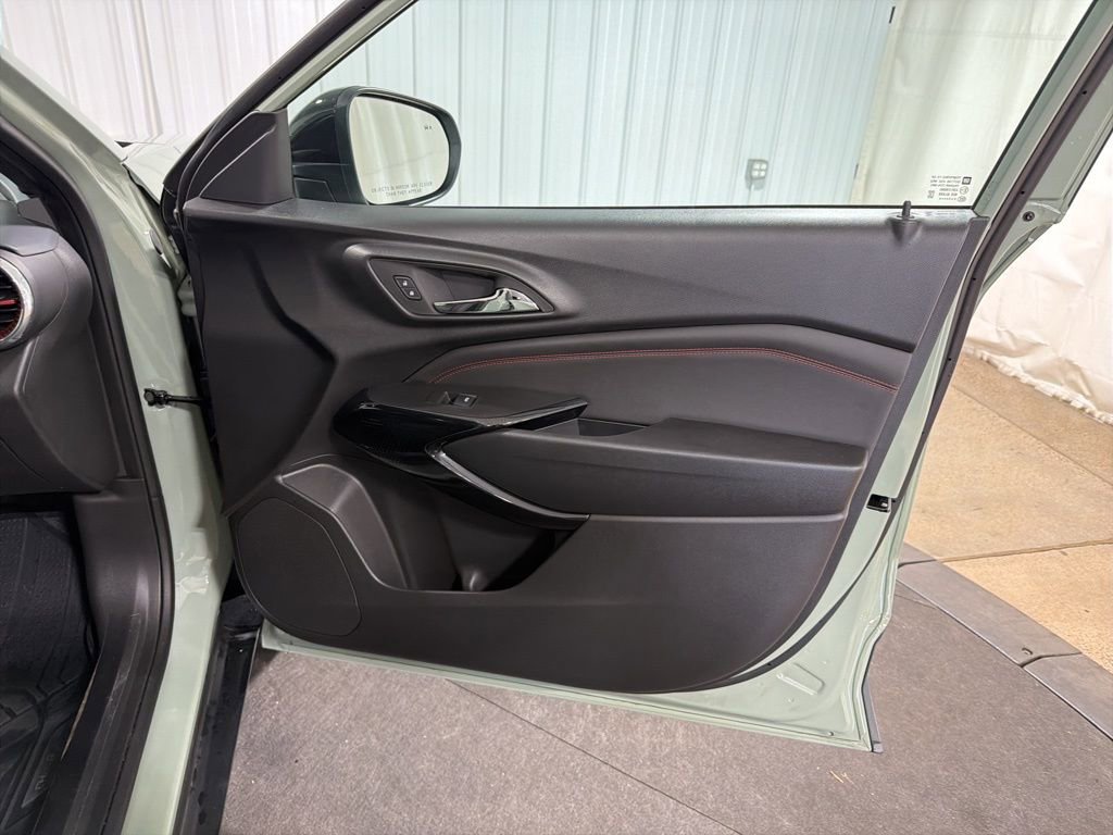 Certified 2024 Chevrolet Trax RS w/ Driver Confidence Package image 20