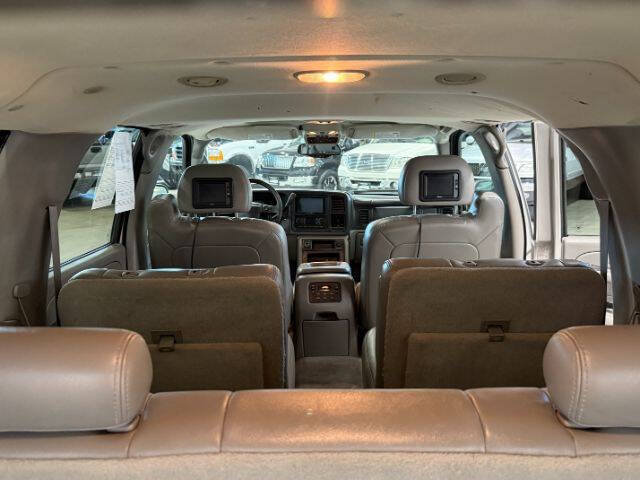 Used 2005 GMC Yukon XL 2500 SLT w/ SLT Preferred Equipment Group AWD/4WD image 19