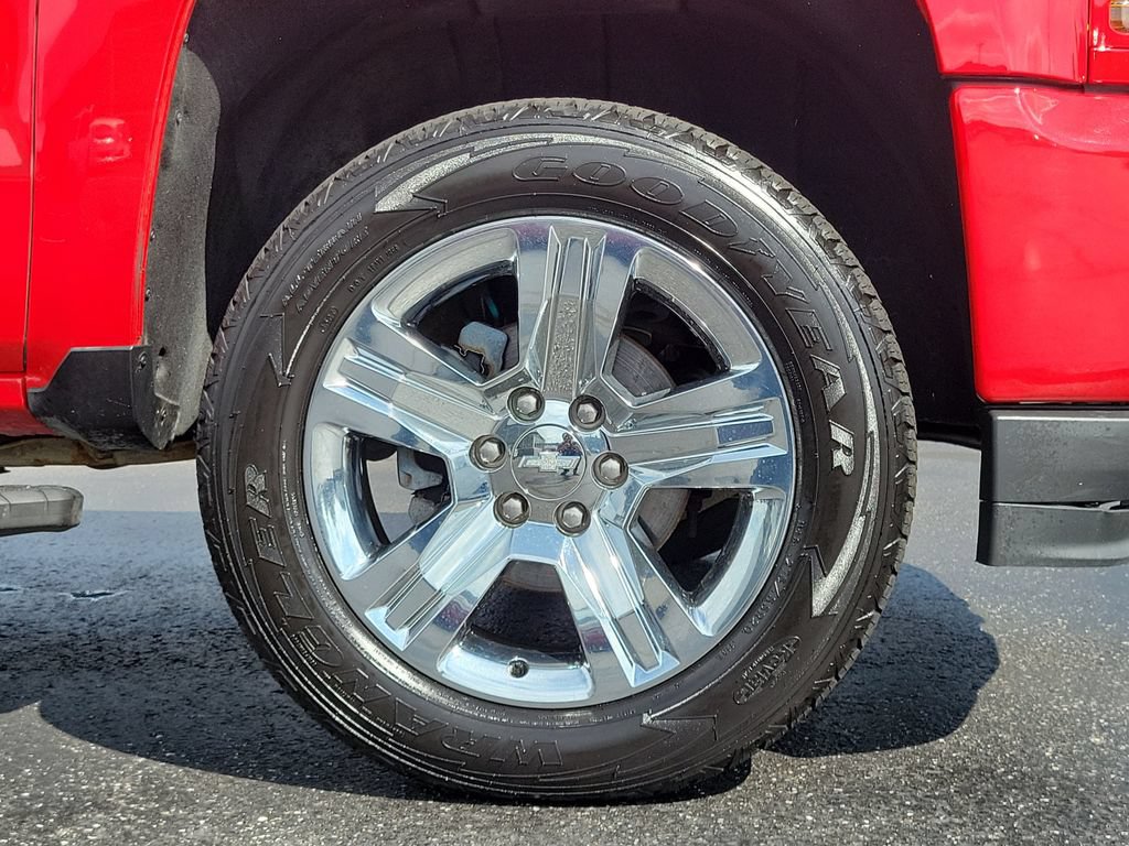 Used 2018 Chevrolet Silverado 1500 Custom w/ Custom Convenience Package RWD image 9
