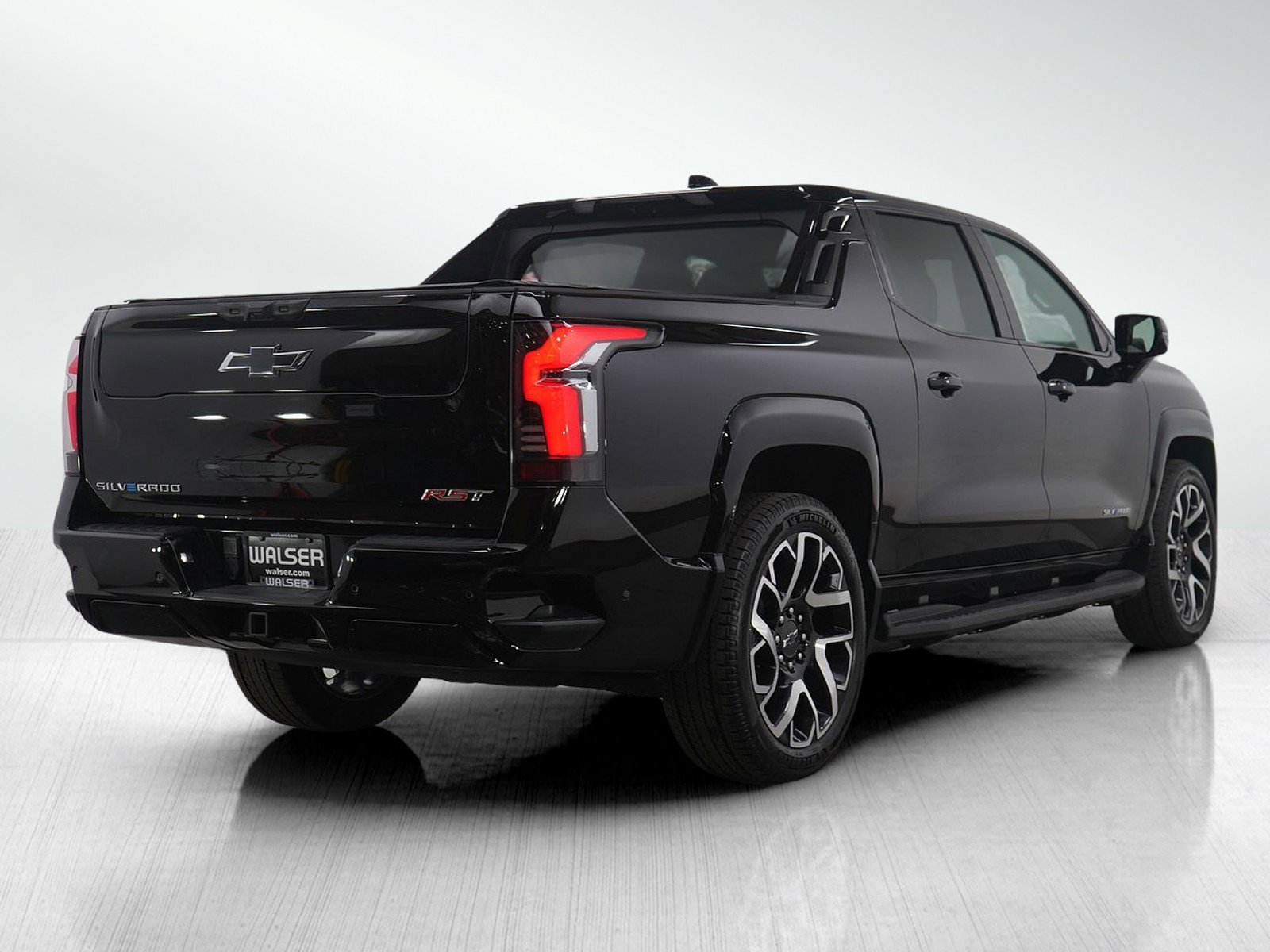 Used 2024 Chevrolet Silverado EV RST image 5