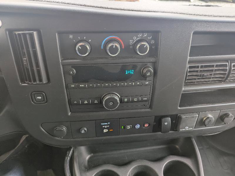 Used 2023 Chevrolet Express 4500 w/ Power Convenience Package RWD image 28