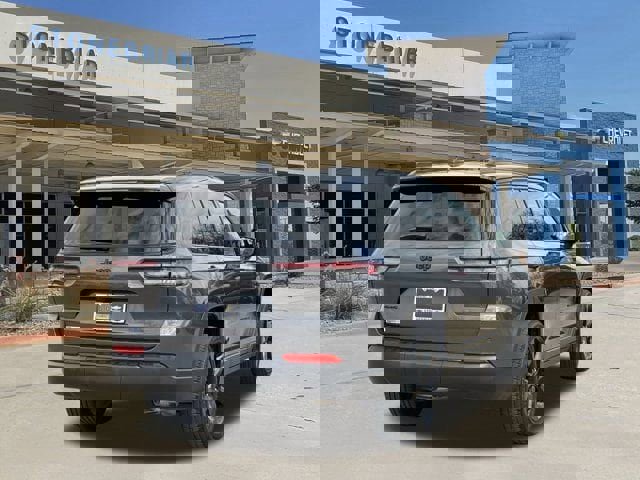 Used 2024 Jeep Grand Cherokee L Altitude image 5