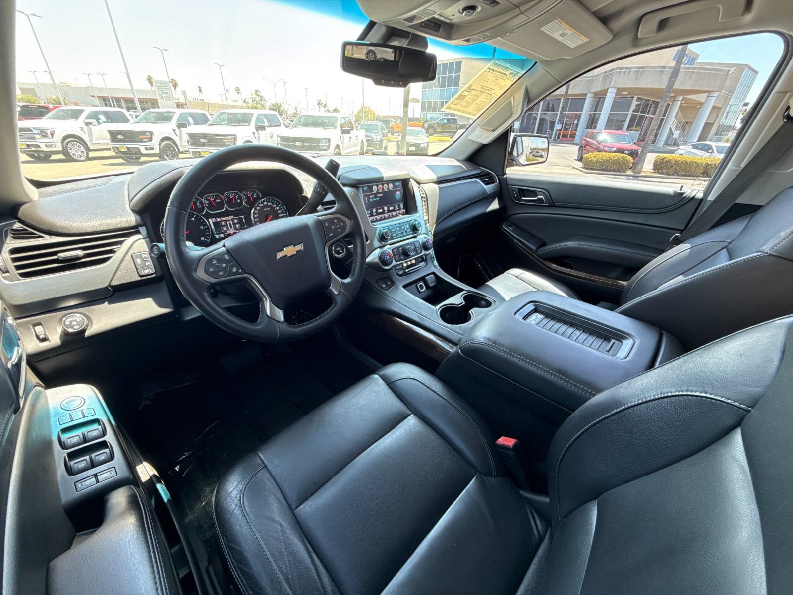Used 2016 Chevrolet Suburban LT w/ Luxury Package RWD image 9