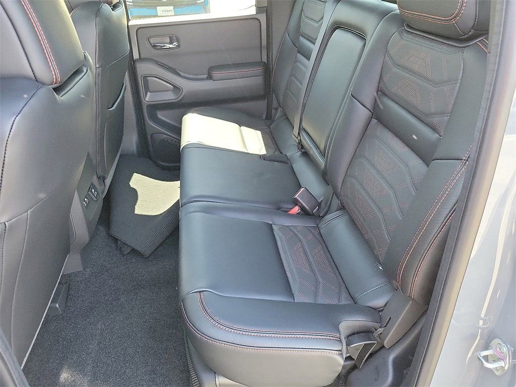 New 2025 Nissan Frontier PRO-4X w/ Pro Premium Package AWD/4WD image 12