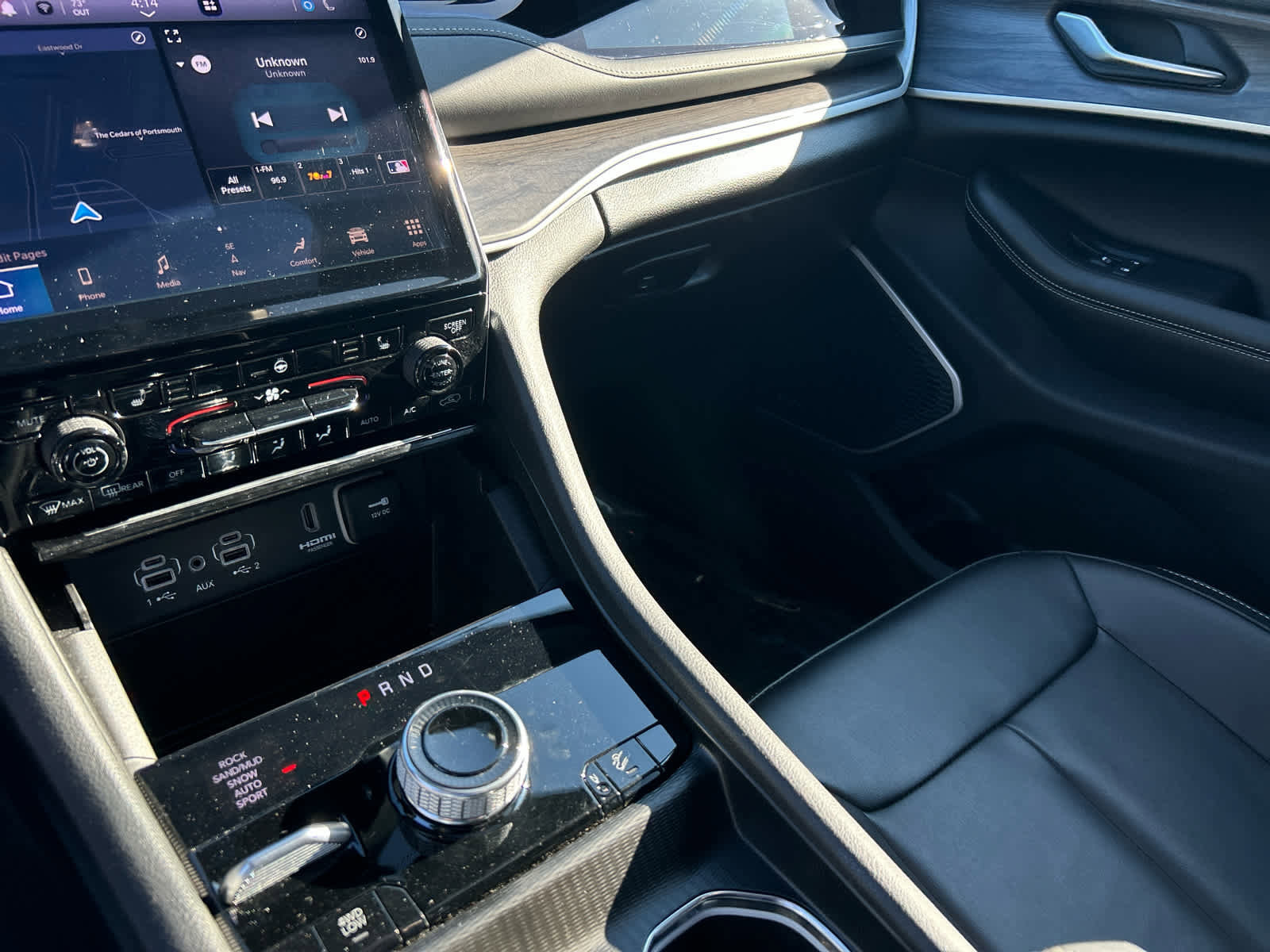 Used 2023 Jeep Grand Cherokee 4WD 4xe image 47