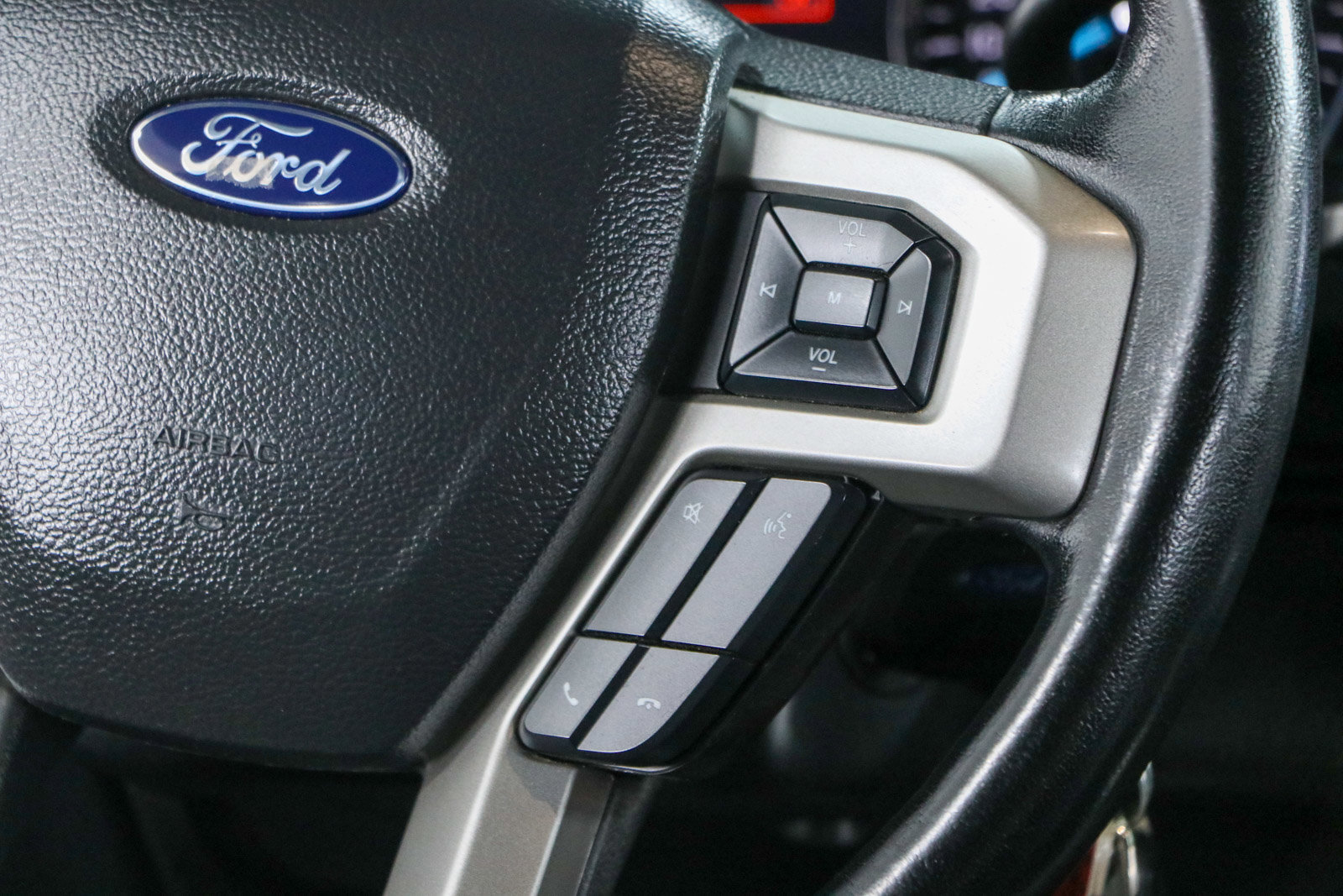 Used 2022 Ford F250 Lariat w/ Black Appearance Package image 15