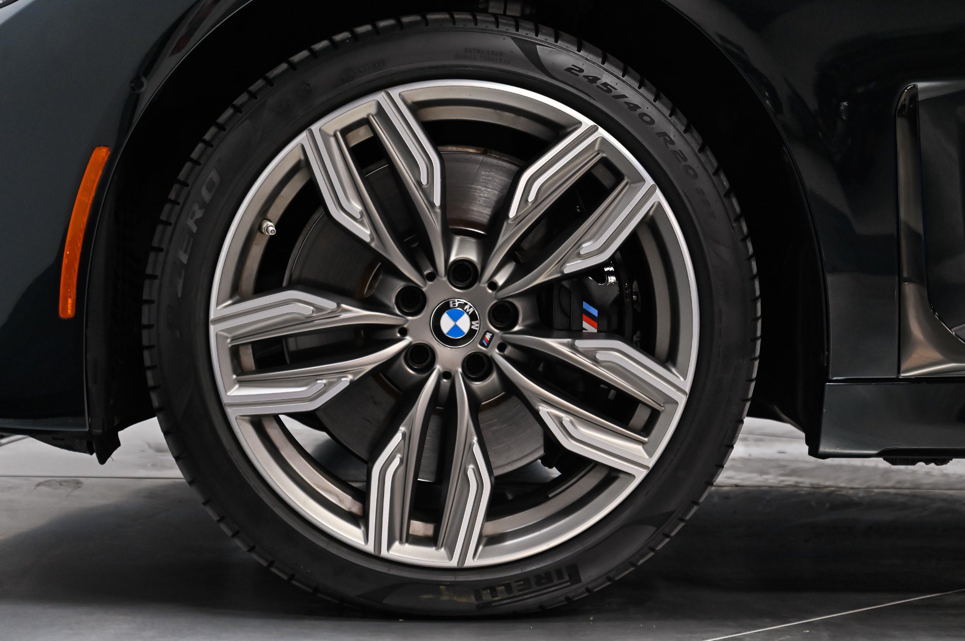 Used 2022 BMW M760i xDrive AWD/4WD image 46