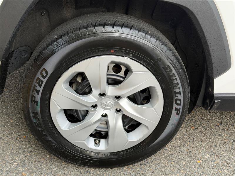 Used 2025 Toyota RAV4 LE FWD image 17