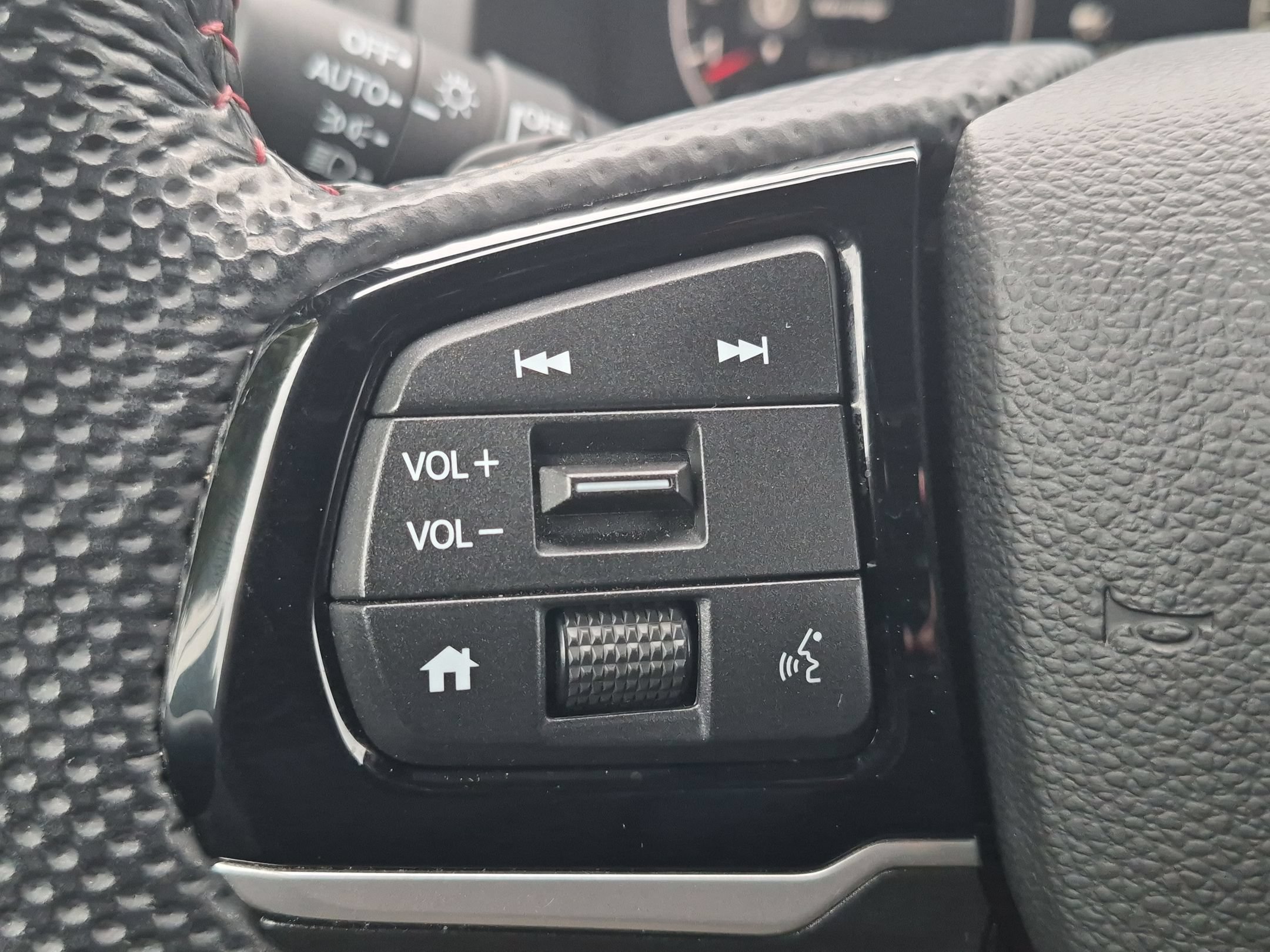 Certified 2025 Honda Ridgeline Black Edition image 14