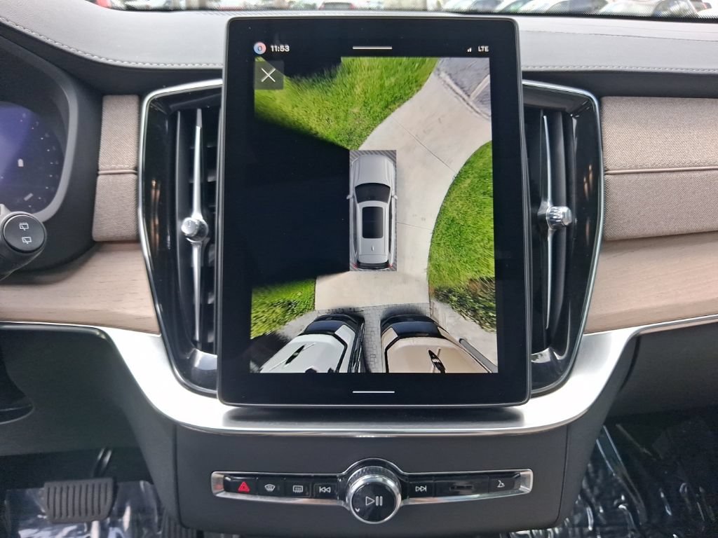 Certified 2026 Volvo XC90 B6 Plus AWD/4WD image 21