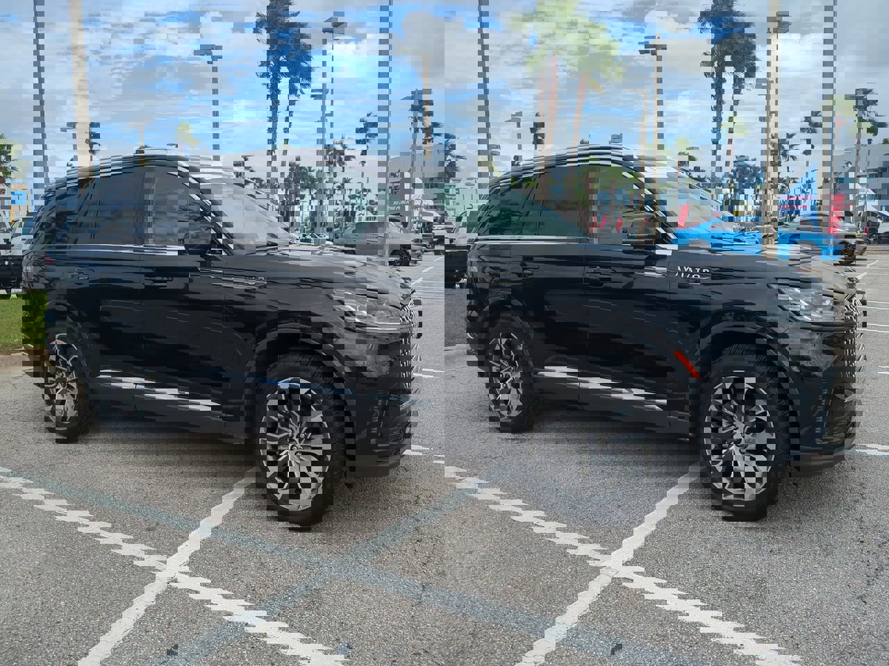 Certified 2025 Lincoln Aviator Reserve w/ Illumination Package image 2