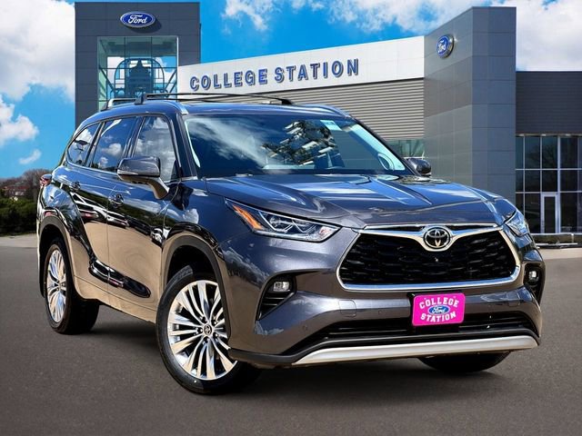 Used 2023 Toyota Highlander Platinum