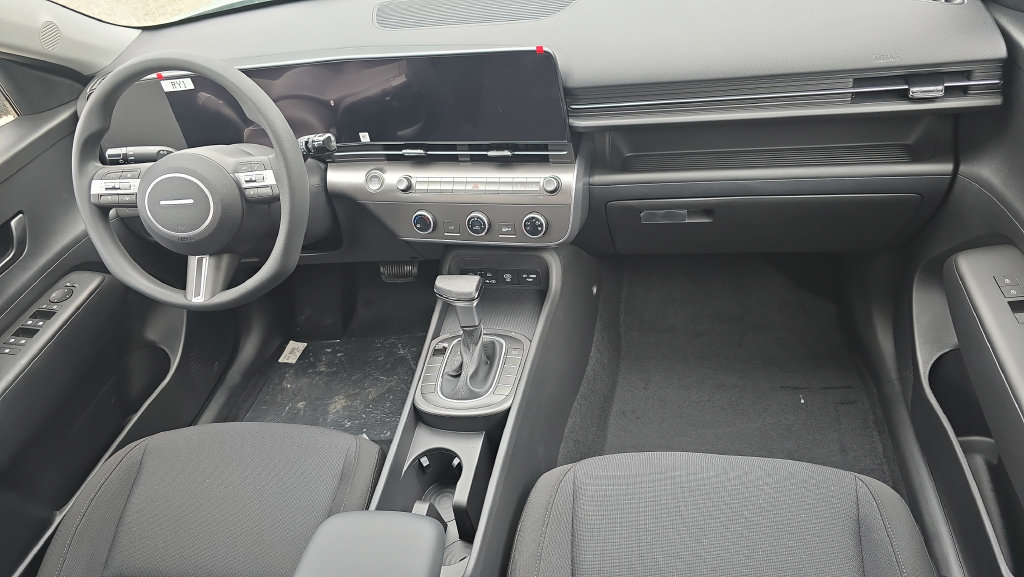 New 2027 Hyundai Kona SE FWD image 17