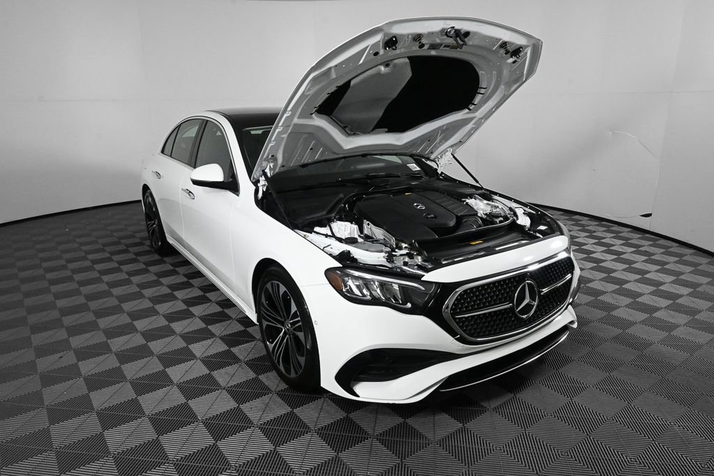 Used 2025 Mercedes-Benz E 350 Sedan image 32
