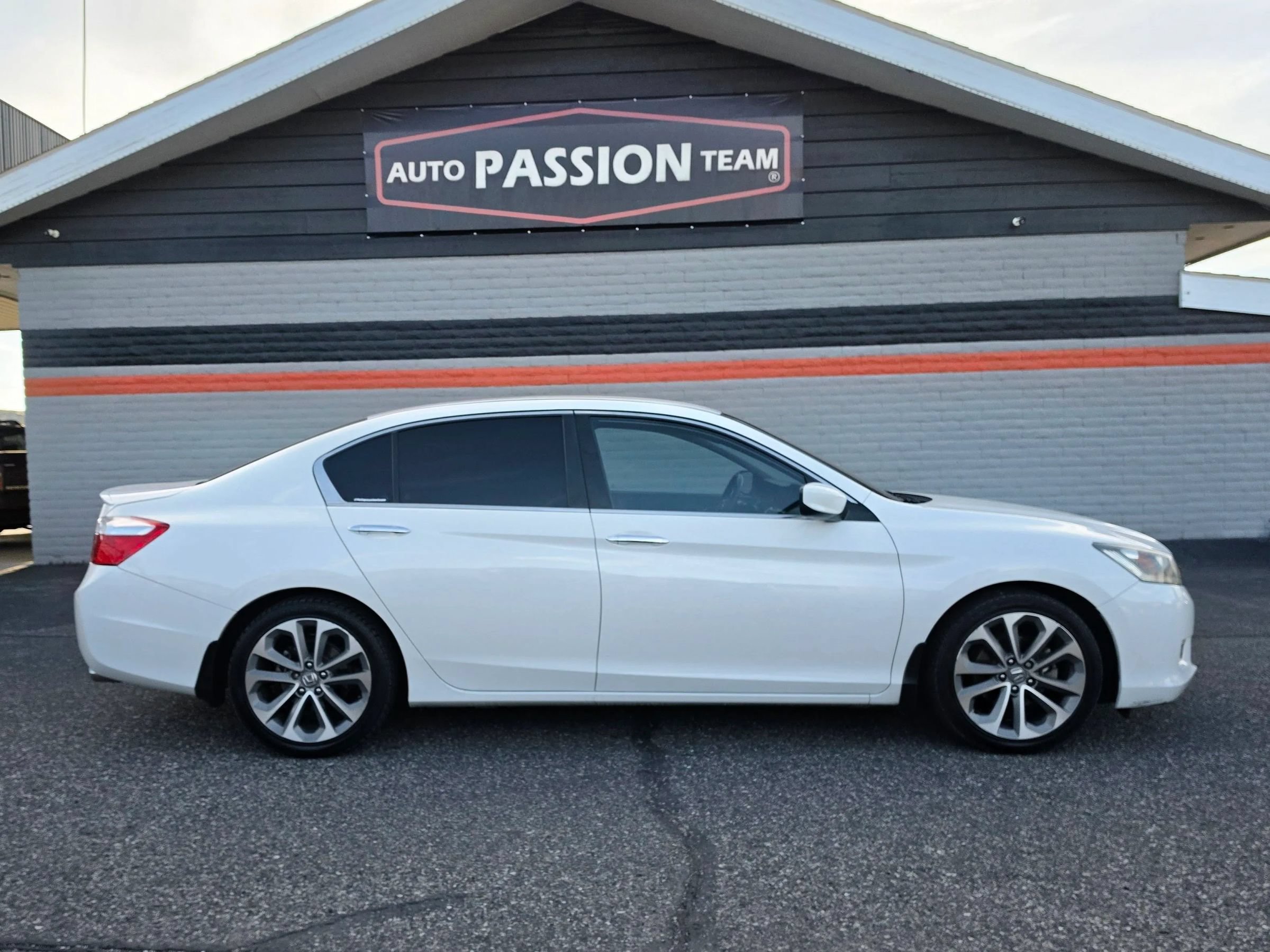 Used 2015 Honda Accord Sport image 6