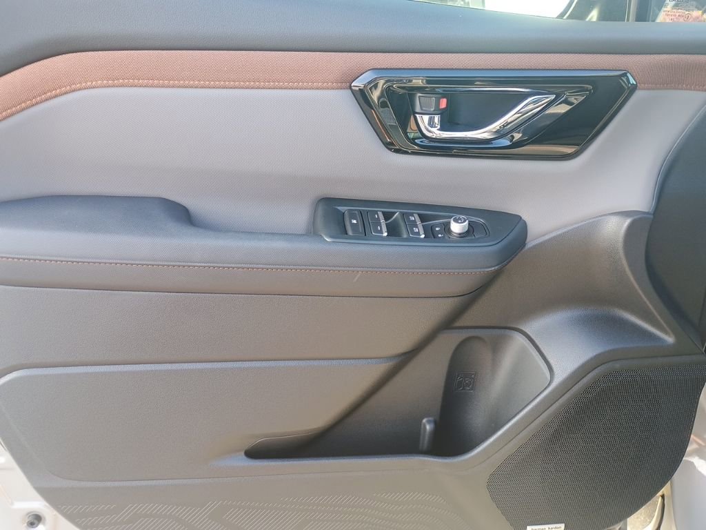 Used 2025 Subaru Forester Sport image 11