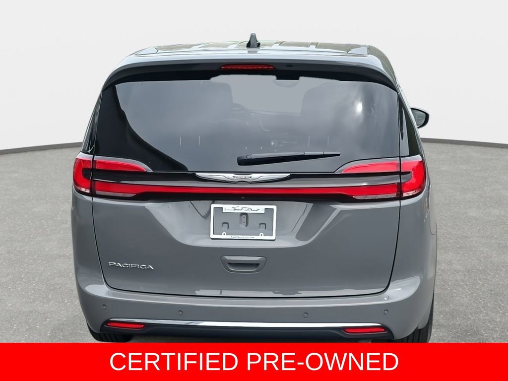 Used 2023 Chrysler Pacifica Touring-L FWD image 6