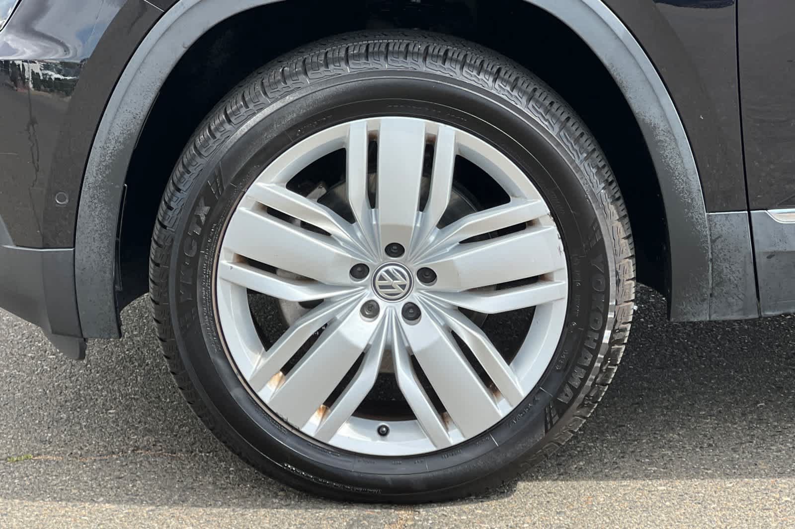 Used 2018 Volkswagen Atlas SEL Premium AWD/4WD image 34
