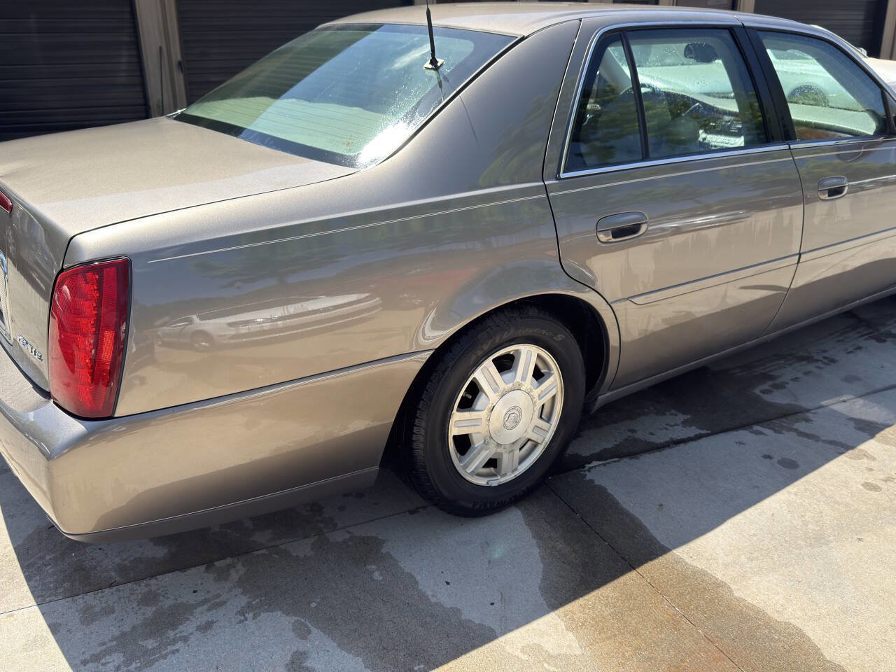 Used 2003 Cadillac De Ville w/ Comfort & Convenience Package FWD image 10