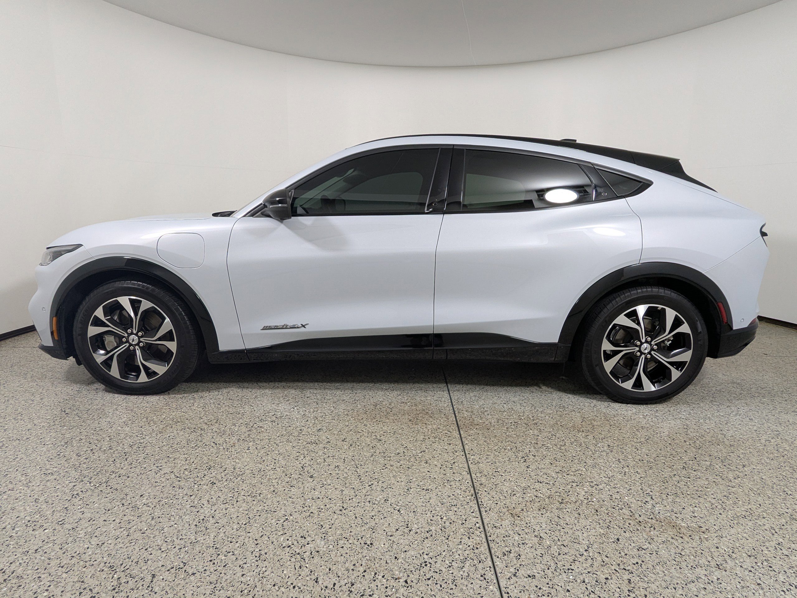 Used 2023 Ford Mustang Mach-E Premium image 4