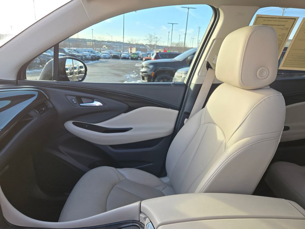 Used 2019 Buick Envision Essence image 24