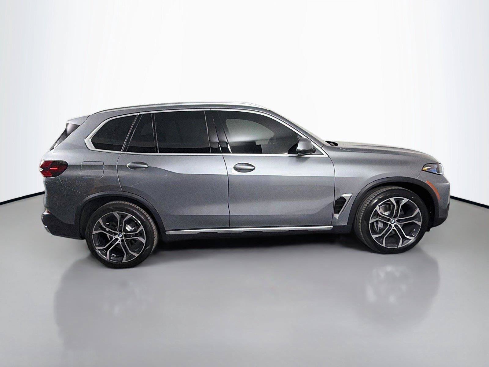 New 2026 BMW X5 sDrive40i w/ Climate Comfort Package RWD image 4