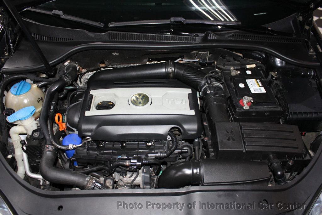 Used 2009 Volkswagen GTI 4-Door image 31