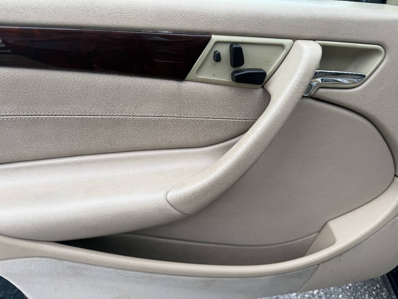 Used 1998 Mercedes-Benz C 230 image 12