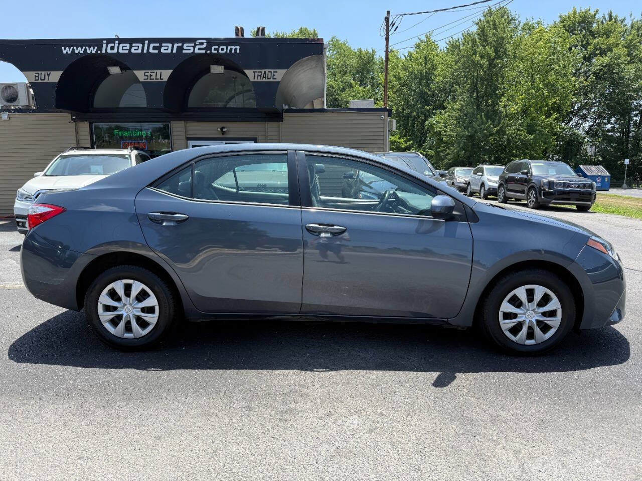 Used 2016 Toyota Corolla L FWD image 2