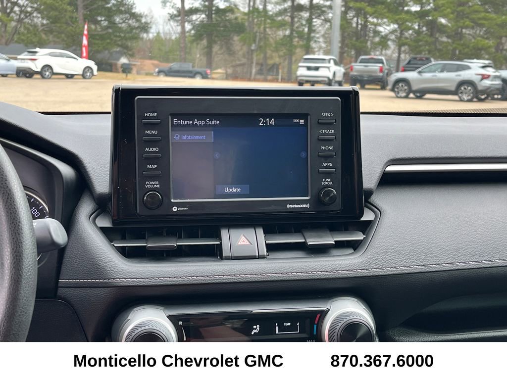 Used 2020 Toyota RAV4 LE image 15