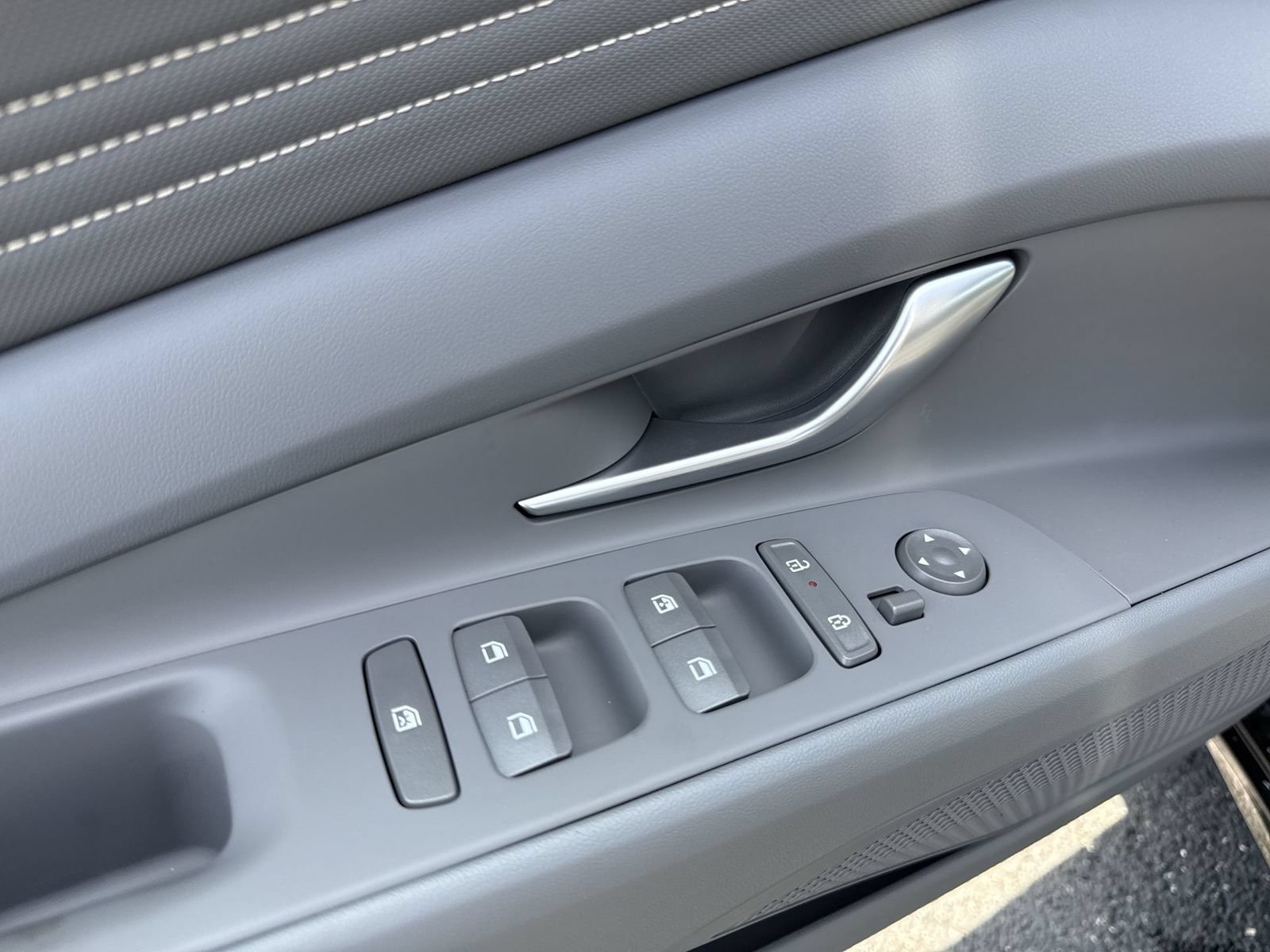 New 2026 Hyundai Elantra SEL Sport Premium FWD image 15