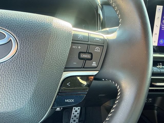 Used 2025 Toyota Camry SE w/ Convenience Package FWD image 30