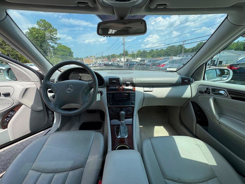 Used 2005 Mercedes-Benz C 320 Sedan image 18