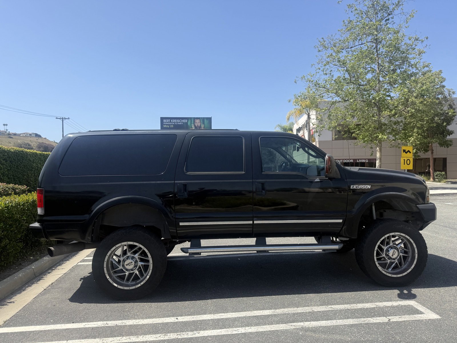 Used 2005 Ford Excursion Limited AWD/4WD image 4