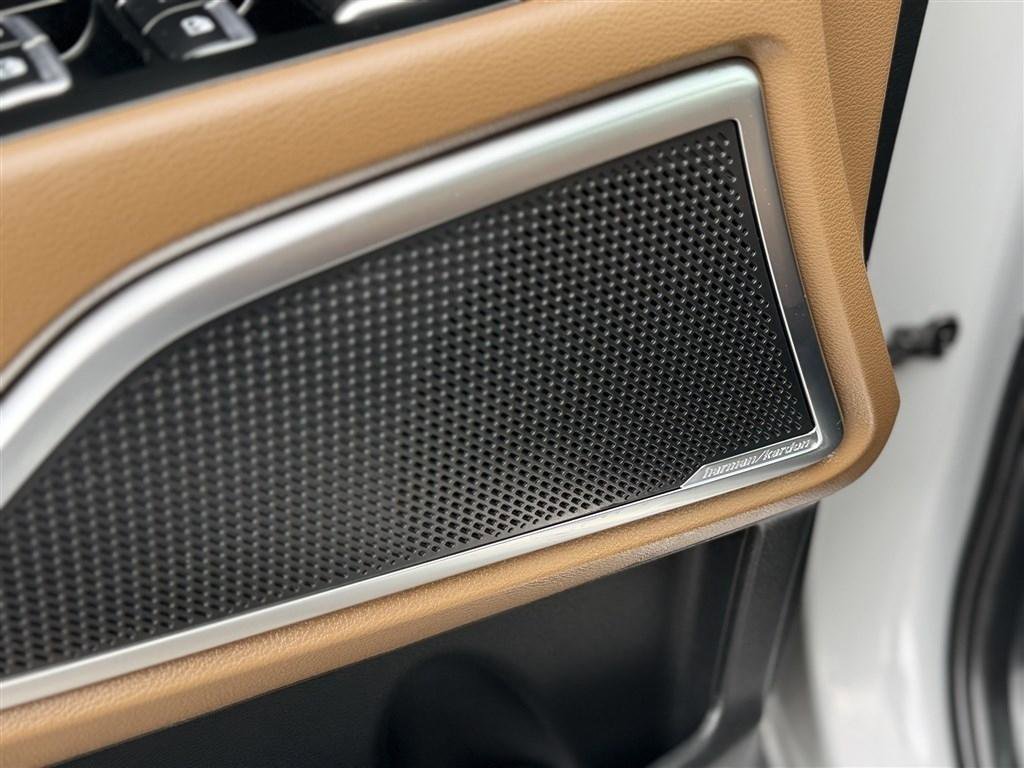 Used 2022 Kia Telluride SX w/ SX Prestige Package image 21
