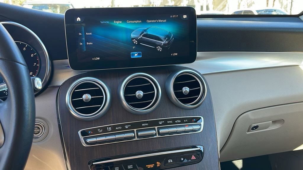 Used 2022 Mercedes-Benz GLC 300 image 18