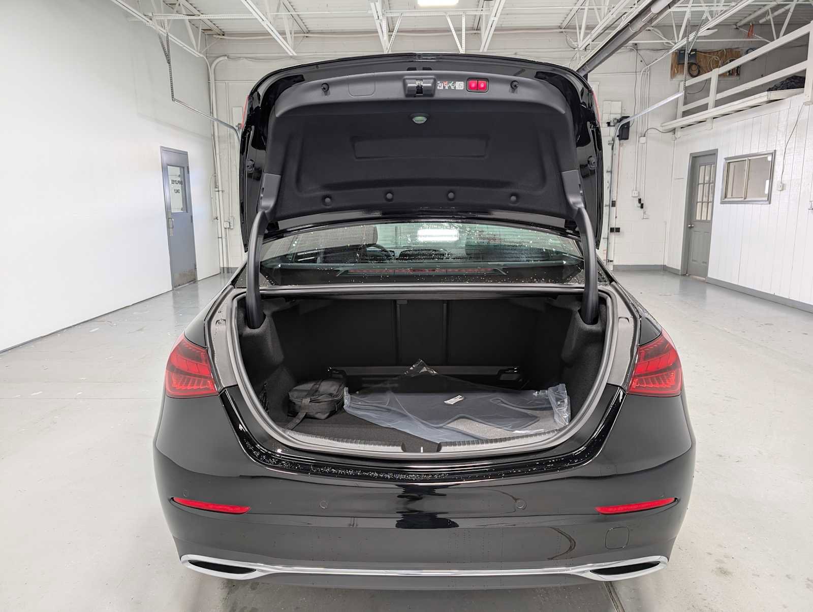 New 2026 Mercedes-Benz C 300 4MATIC Sedan image 8