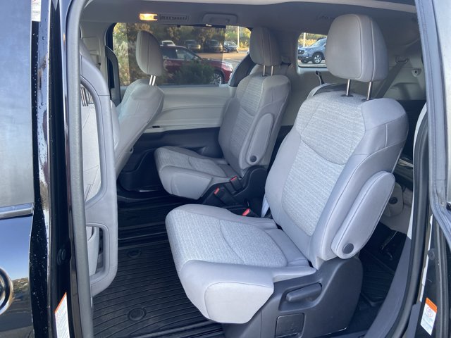 Used 2022 Toyota Sienna LE FWD image 7