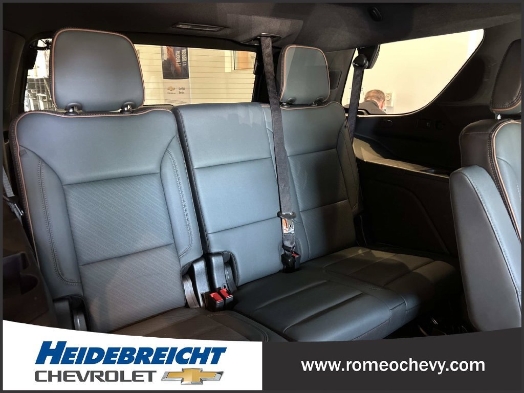 Used 2025 GMC Yukon AT4 w/ AT4 Premium Plus Package AWD/4WD image 37