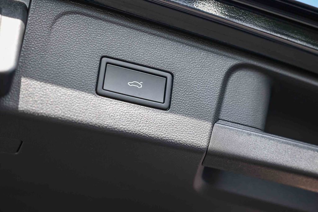 New 2026 Volkswagen Atlas SE image 38