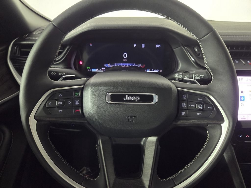 Used 2026 Jeep Grand Cherokee Altitude RWD image 15